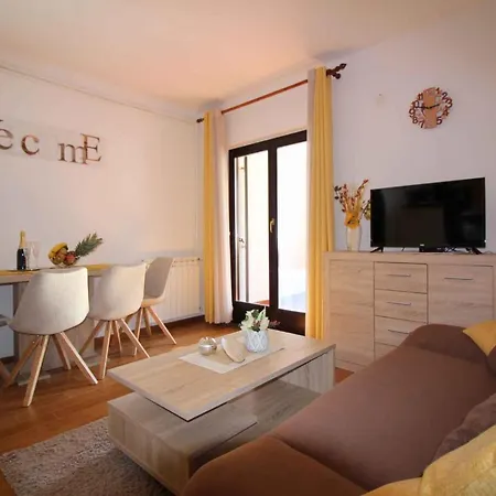 Apartment In Porec/istrien 36860 Porec